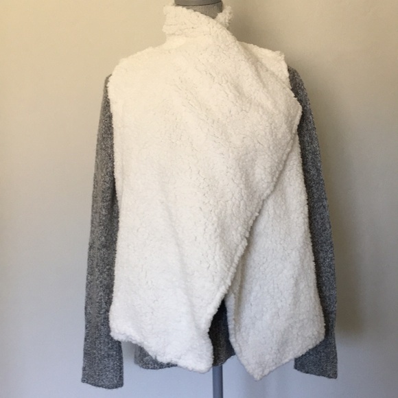 Mossimo Supply Co. Reversible Faux Sherpa & Knit Vest, size Small 🖤 - Picture 13 of 14